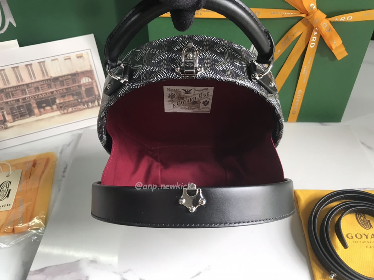 Goyard Alto Hat Box Bag 16.5 Cm X 7 Cm X 18 Cm (13) - newkick.org